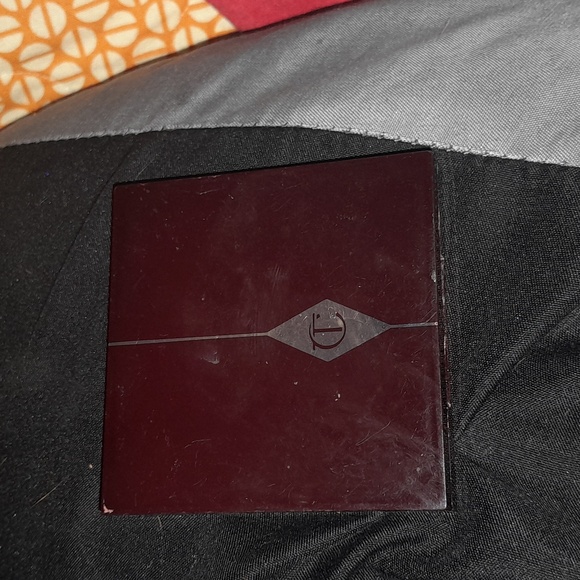 COPY - Reposting Luxury Palette - Picture 1 of 3